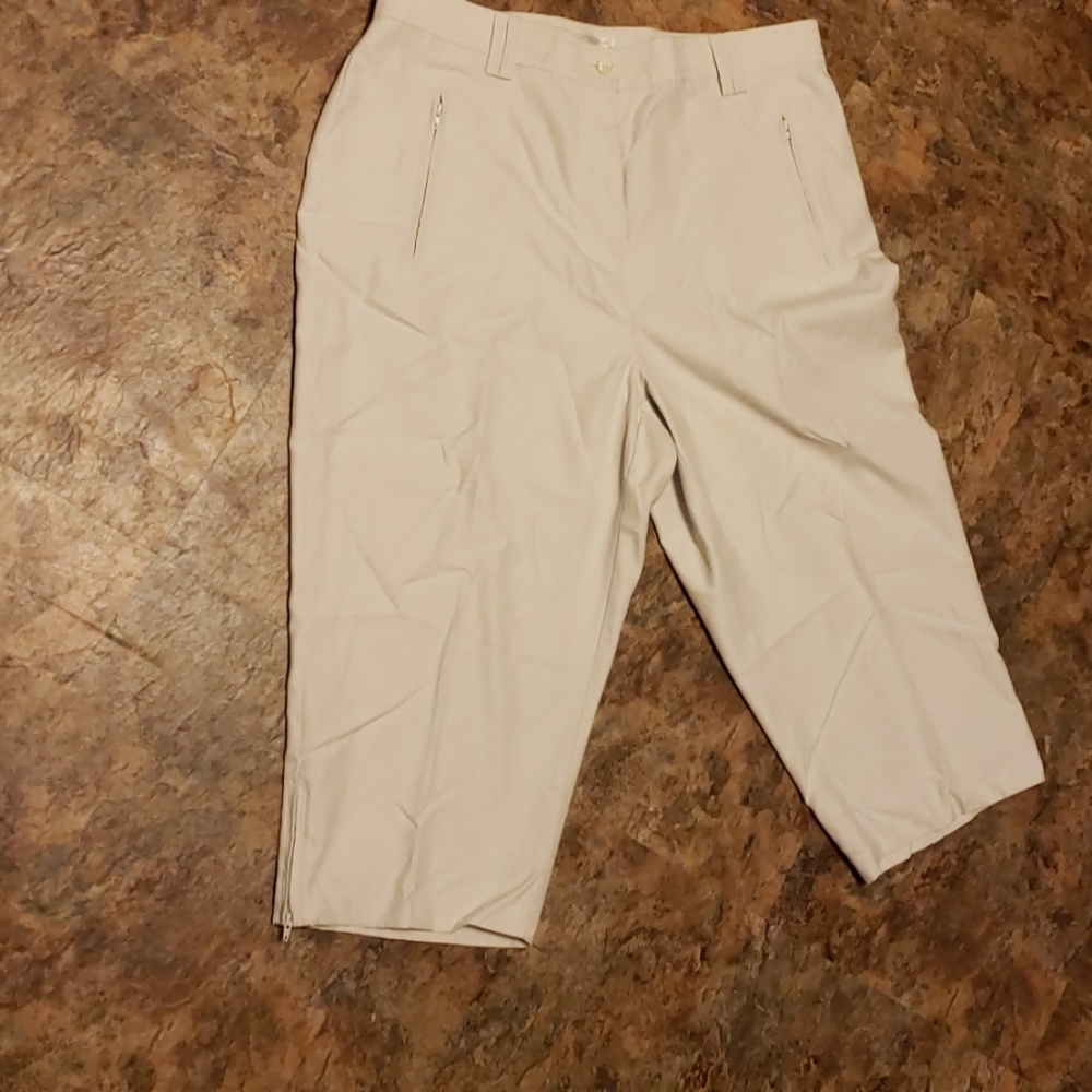 Women's capris